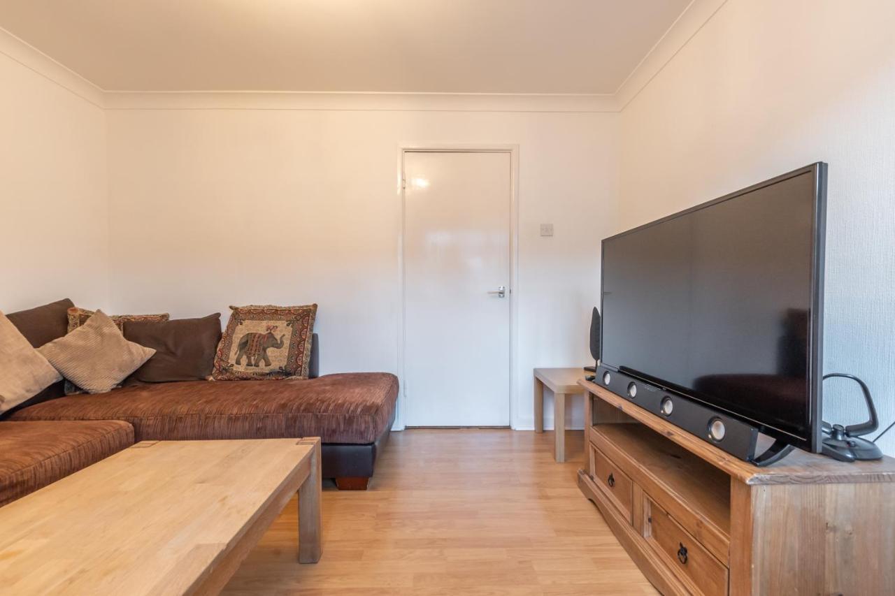 Best Price! Large Home For 4 - Smart Tv - Comfy Beds - Garden - 4 Single Beds Or 2 Doubles! พอร์ตสมัธ ภายนอก รูปภาพ